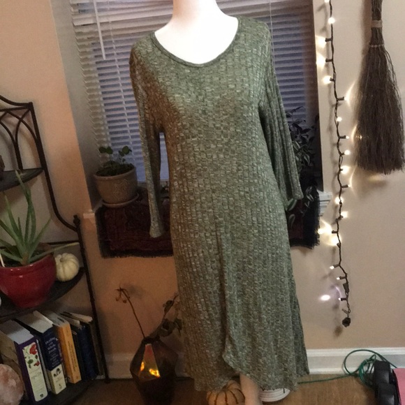 Dress - Picture 4 of 4